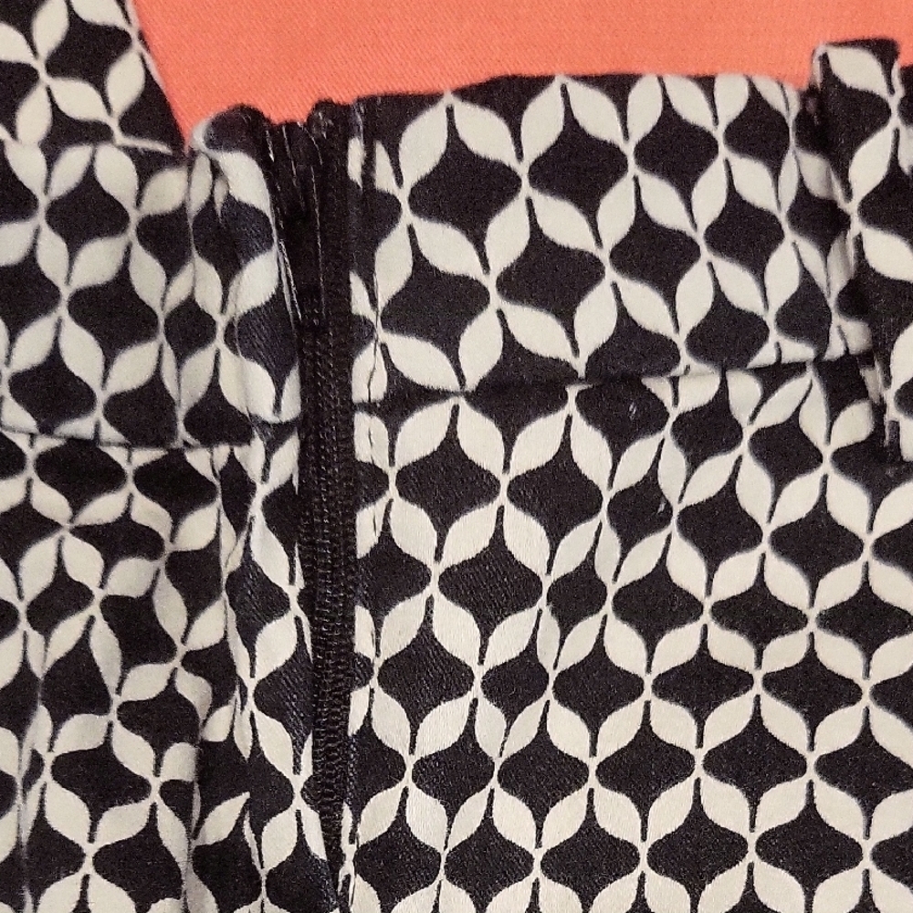 H&M Monochrome Geometric Pants - Picture 3 of 5